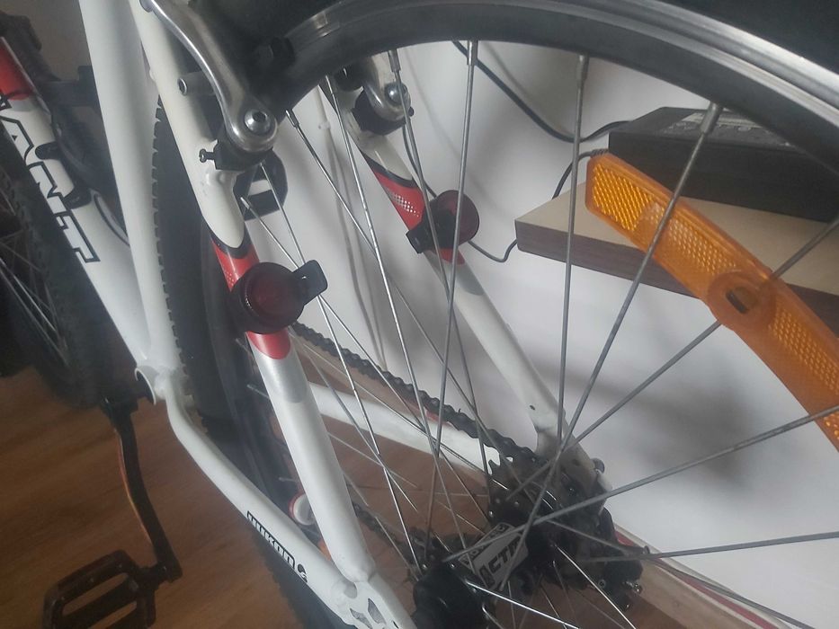 Bicicleta Giant Yukon (single speed) foarte usoara cadru aluminiu 10KG