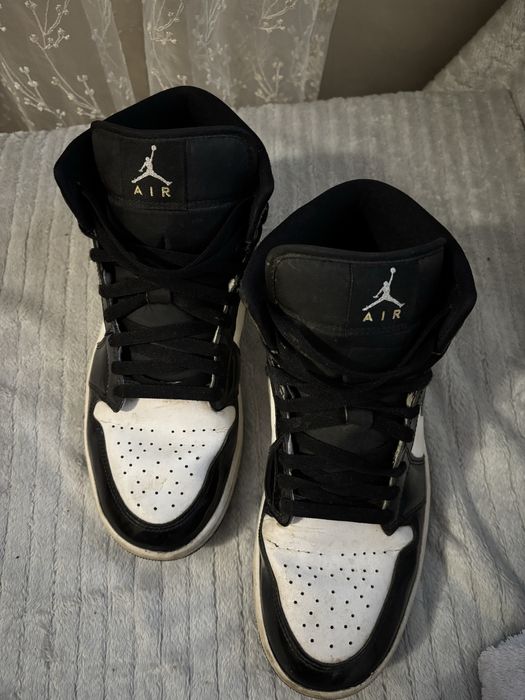 Jordan 1 mid ,urgent!!