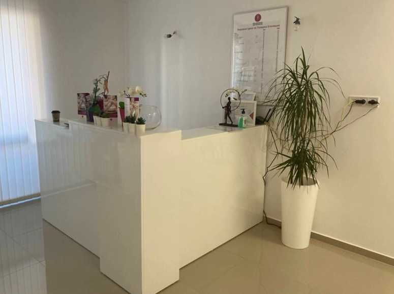 Тристаен ап Дървеница под наем