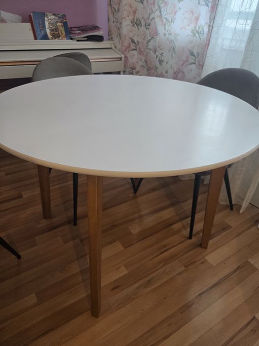 Трапезна маса Jysk