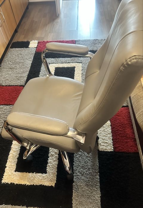 Vand masa de birou cu scaun