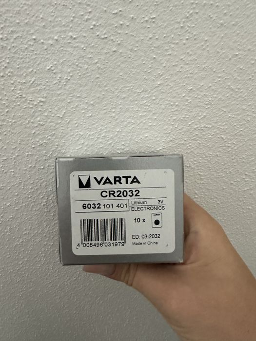 Baterii Varta CR2032 noi