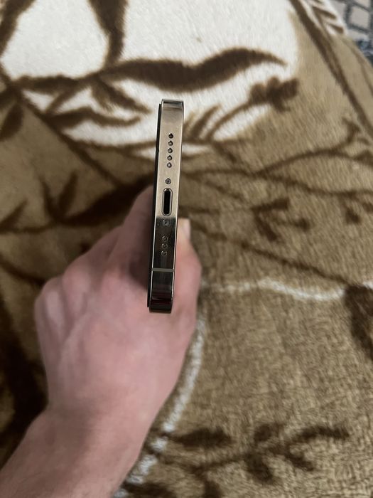 Продам айфон 12про