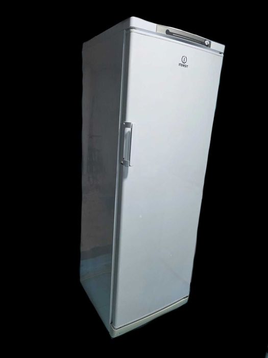 Продается морозильная камера INDESIT