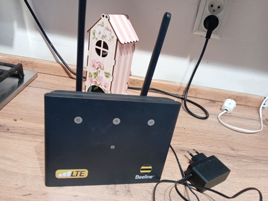 Роутер беспроводной сим картой в отличном состоянии