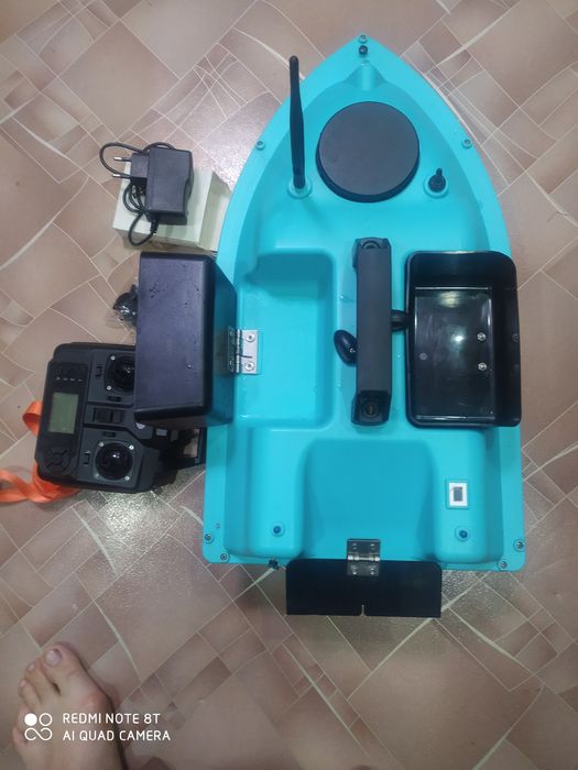 Прикормочный кораблик