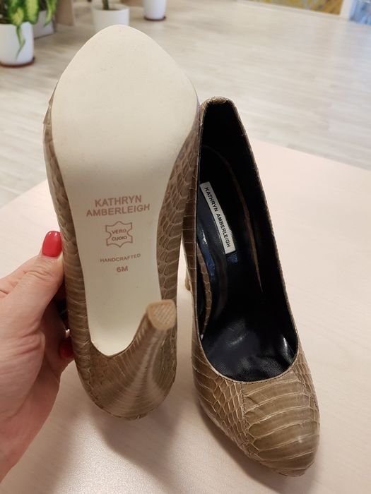 Продам новые женские туфли