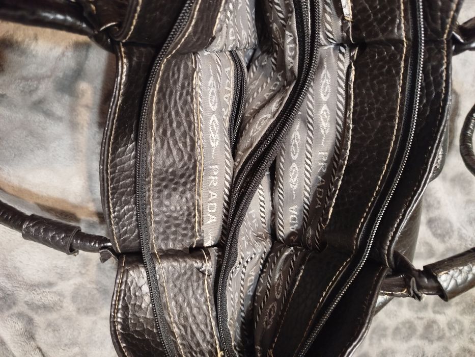 Prada-италиянска чанта