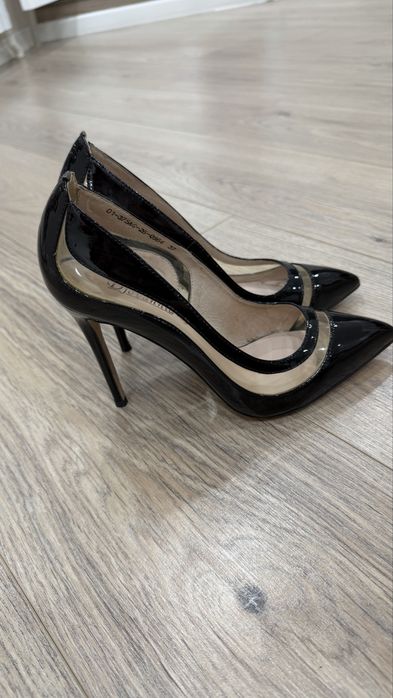 Женские туфли на каблуках