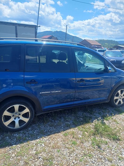 VOLKSWAGEN Touran 2010 — imagine 2