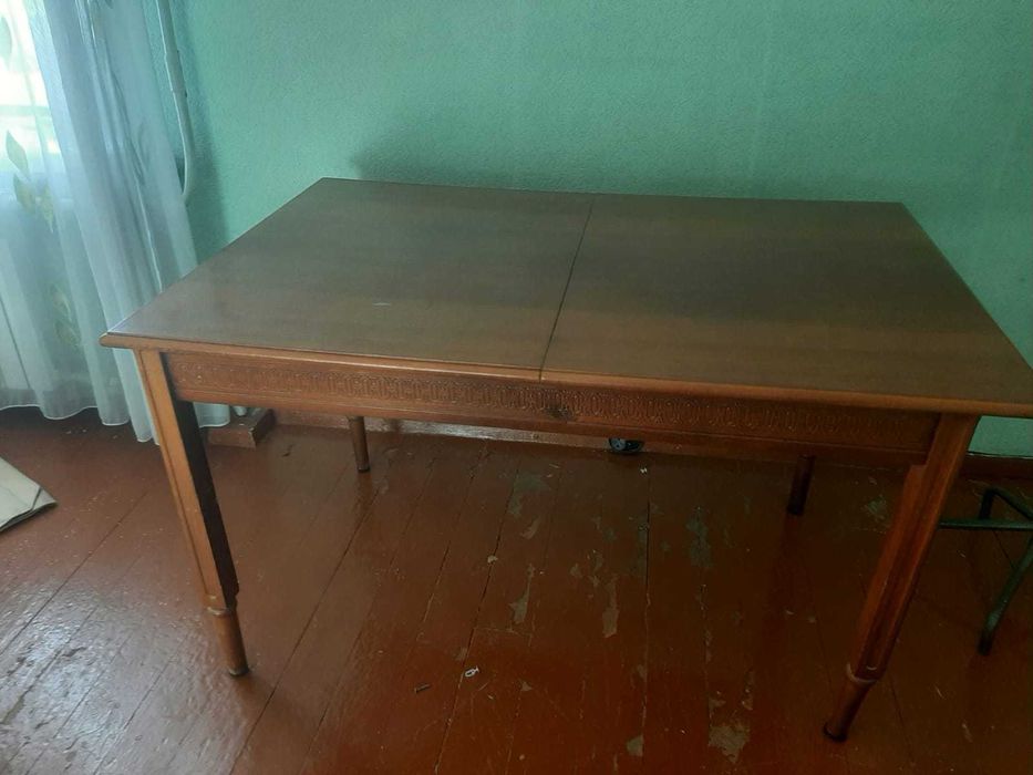 Продам стол раздвижной