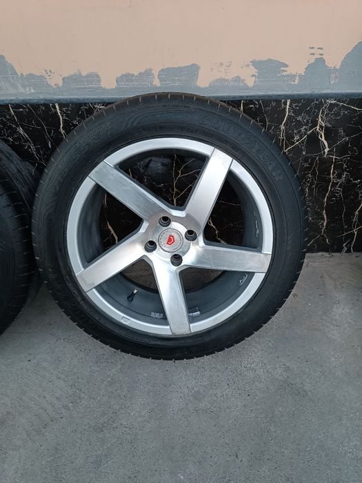 Vossen Diska Balon 5 Tali Holati Yaxshi 215 55 R17
