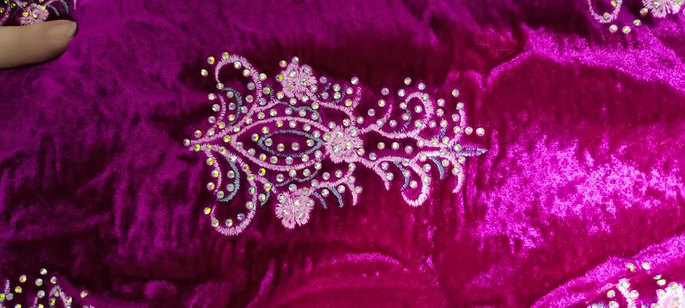 Материал с камнями Сваровски