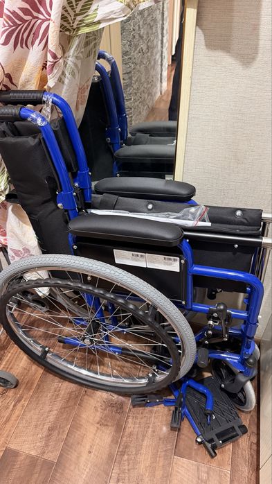 Продам инвалидную коляску H035