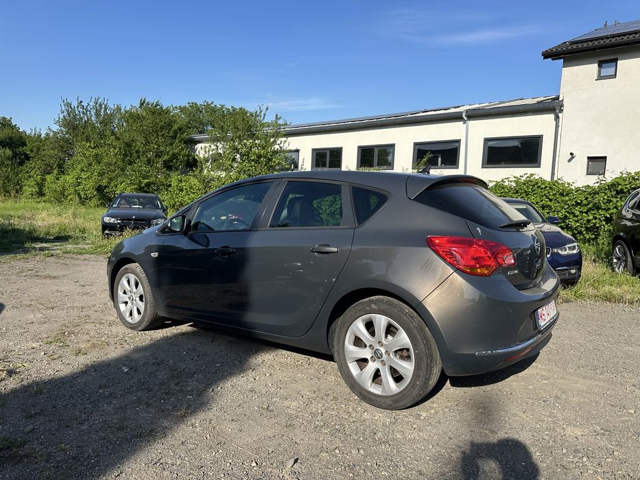 OPEL Astra 2015 — imagine 4