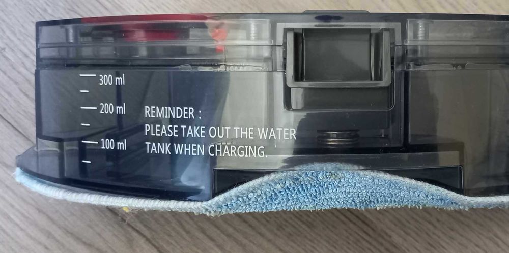 Продавам прахосмукачка робот Lenovo