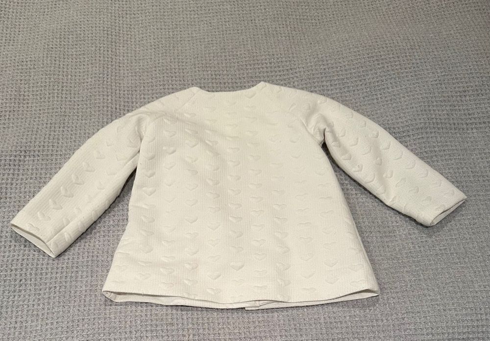 Детско бяло палтенце за момиче