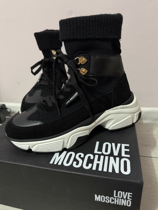 Боти Love Moschino