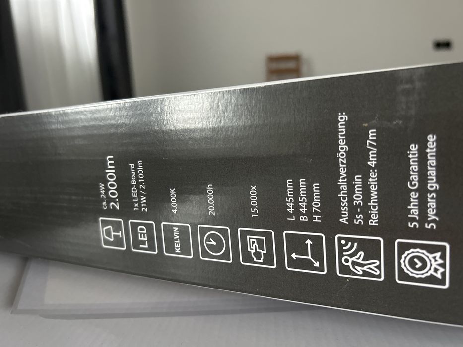 Plafoniera LED . Noi