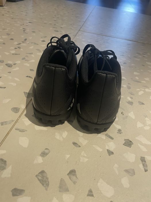 Неизползвани стоножки adidas deportivo размер 40