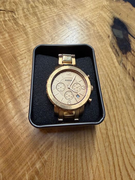 Ceas Fossil original, femei, cu cadran auriu