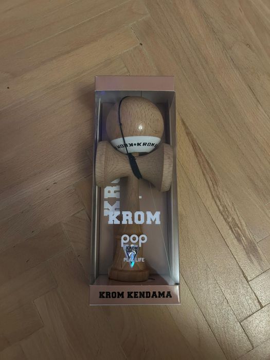 kendama KROM pop lol naked