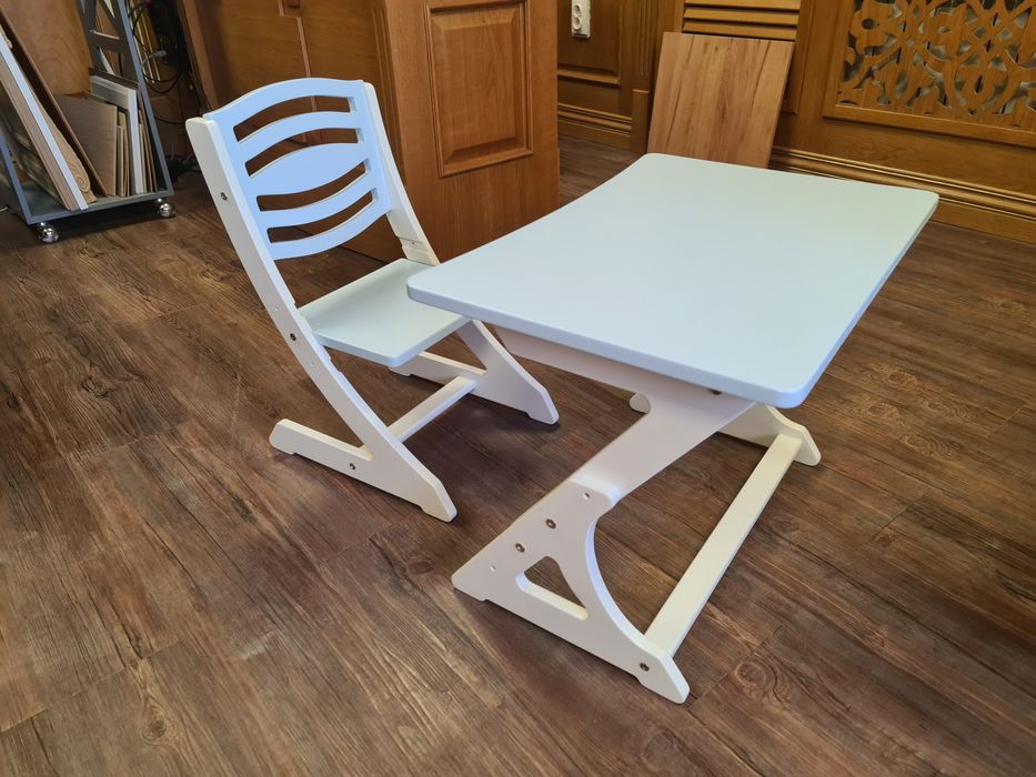 Парта детская. Регулируемая.