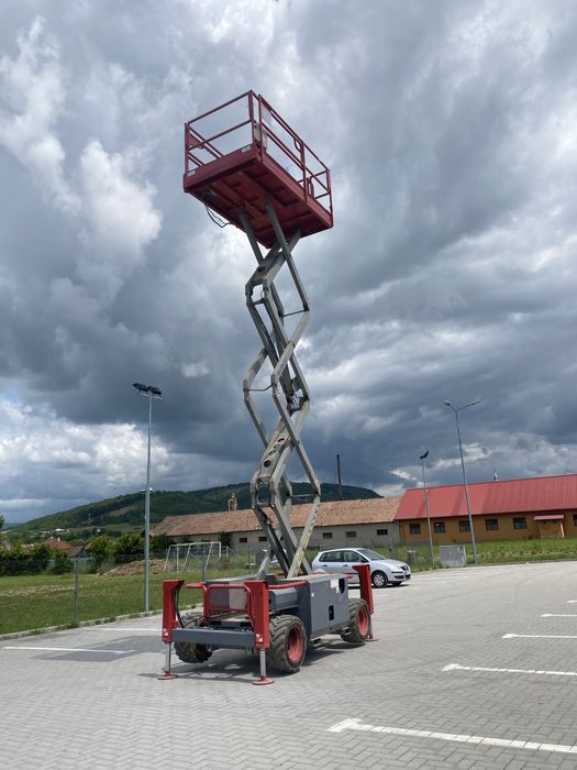 De vanzare sau da inchiriat nacela 4x4 diesel .