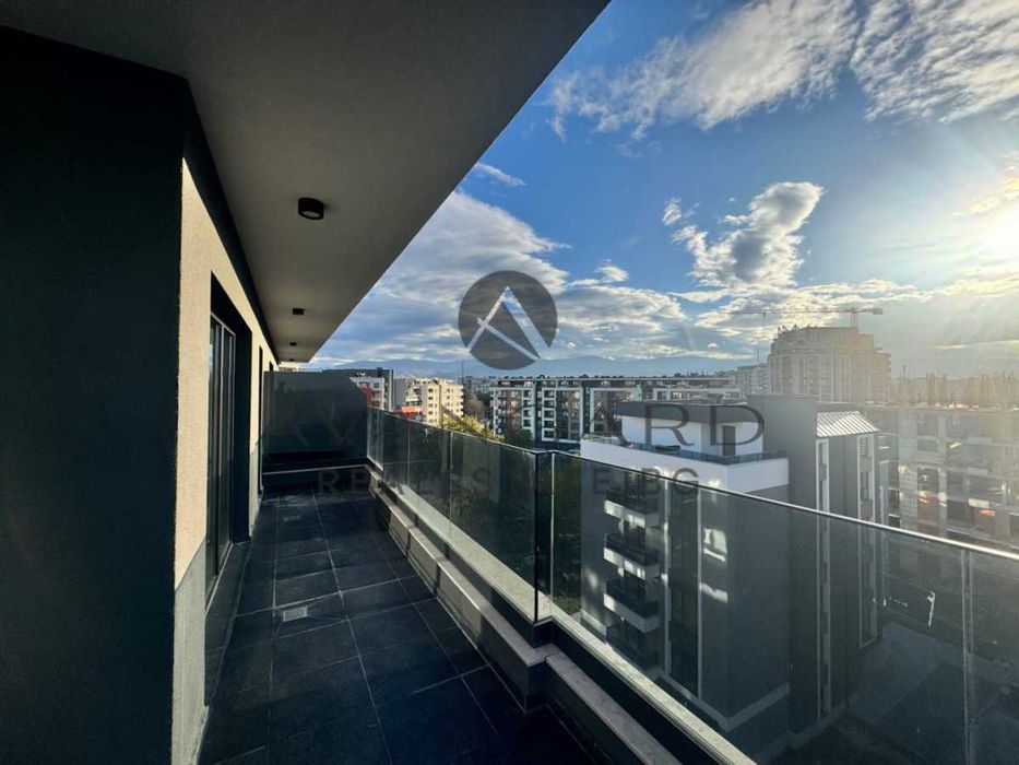 оф.24138 Тристаен пентхаус в сърцето на Смирненски