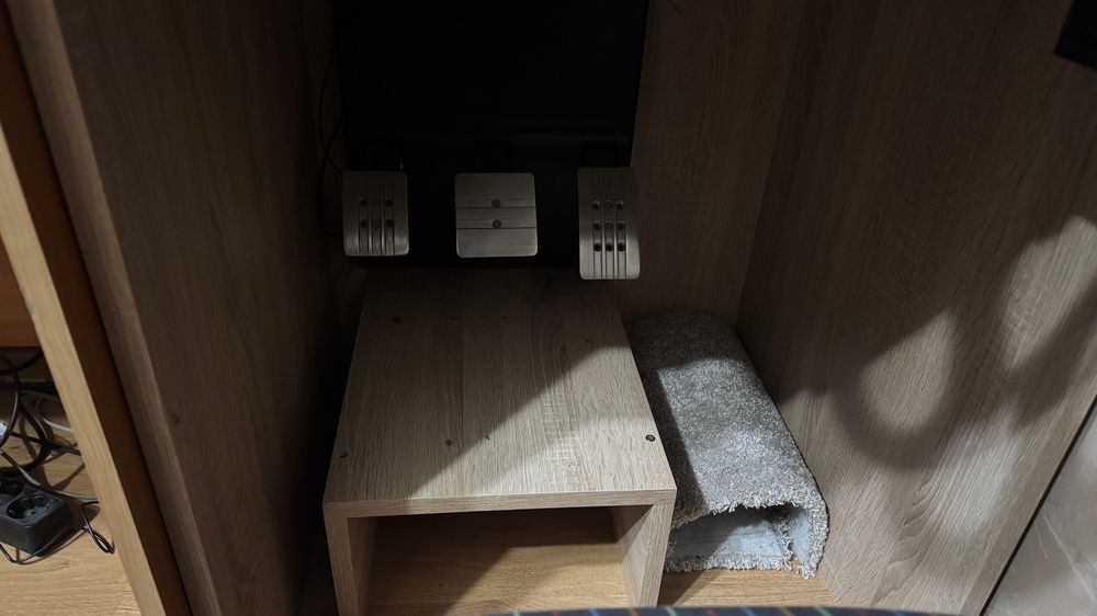 Волан за компютър Thrustmaster T300 RS + скоростен лост + ръчна спирачка + седалка и бюро