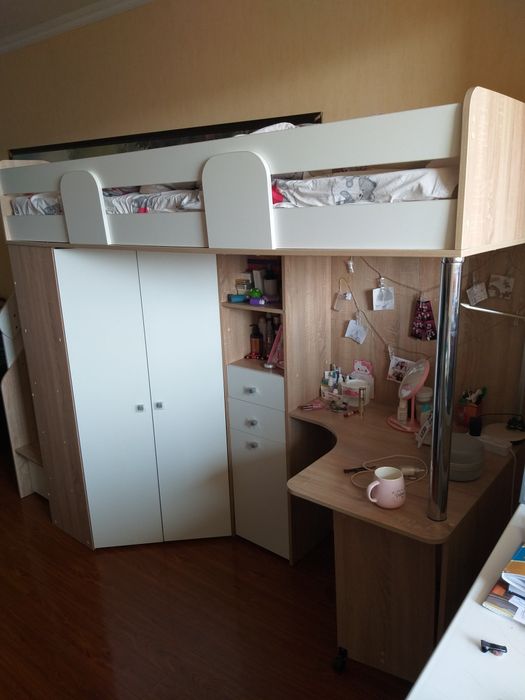 Продам кровать двухэтажную