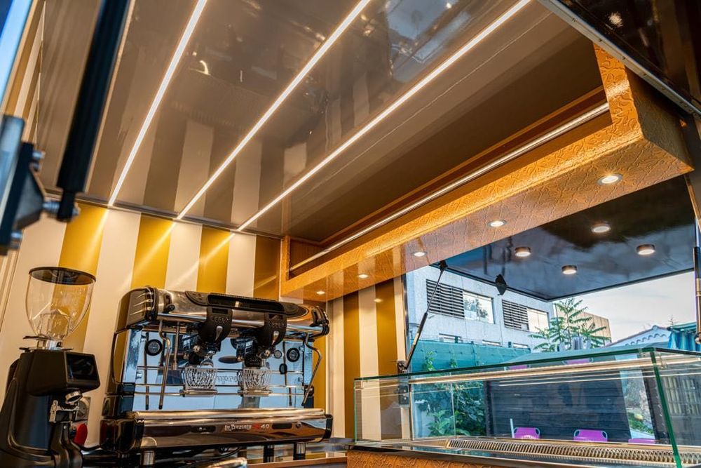 Triporteur Ape Piaggio café