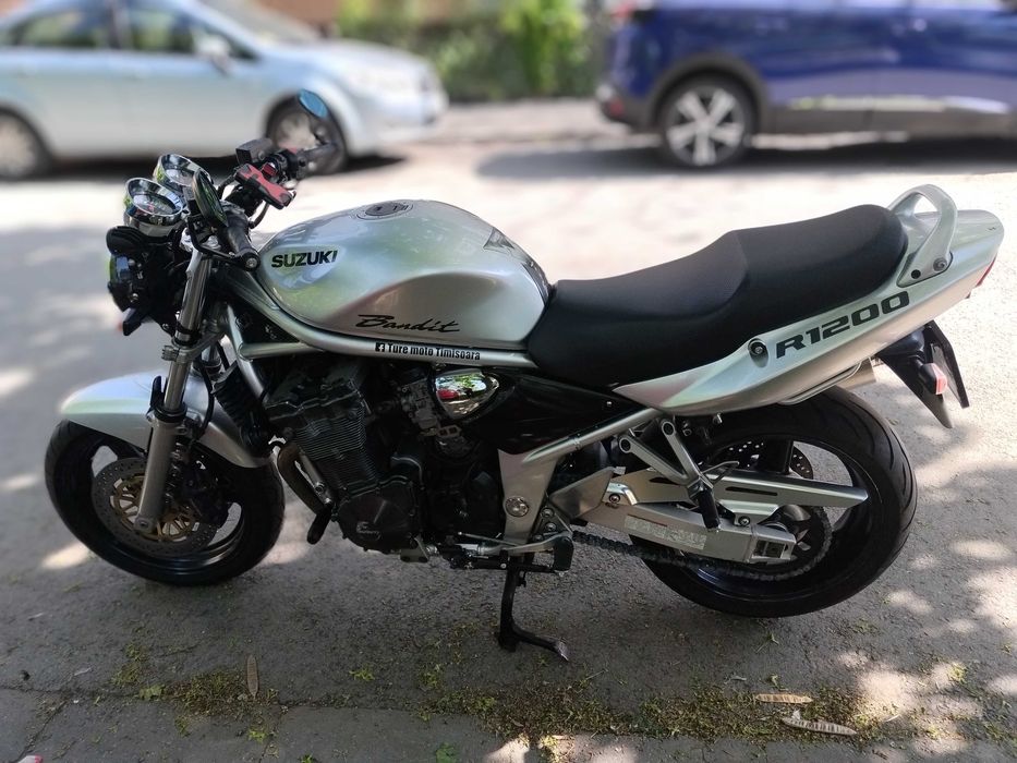 Motocicleta suzuki bandit 1200
