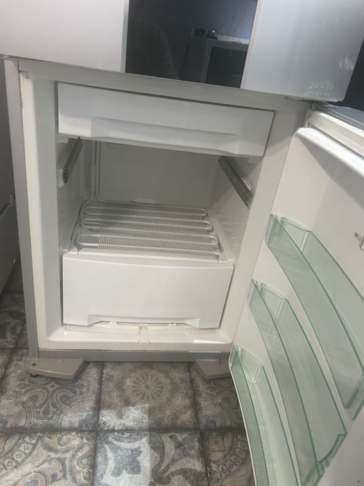 Холодильник бытовой