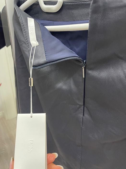 Fusta din piele noua Hugo Boss