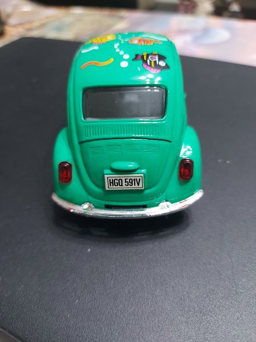 Vînd machetă VOLKSWAGEN BEETLE TOY SS5702 din metal de colecție scara