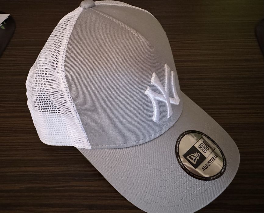 Sapca gri New Era Clean Trucker New York Yankees
