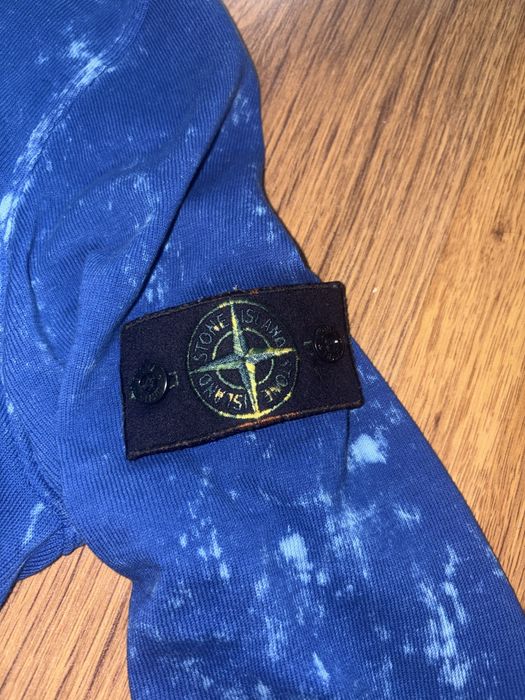 Stone island off dye