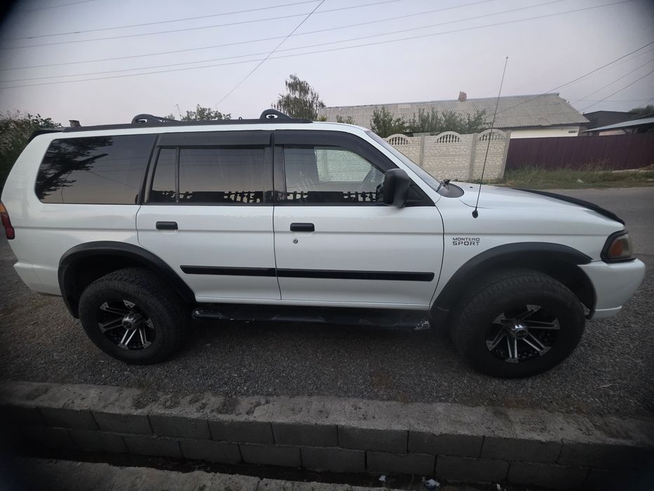 Mitsubishi  Montero Sport