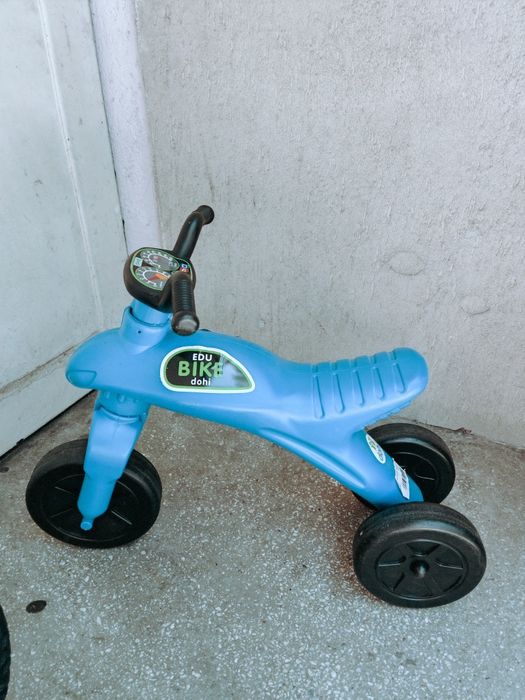 Vand bicicleta cu roti ajutătoare/bicicleta fara pedale/motorete plastic/trotineta 3 in 1