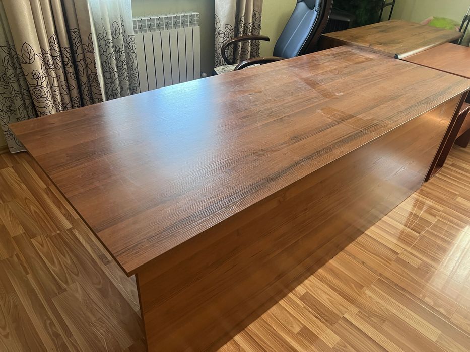 продам офисный стол