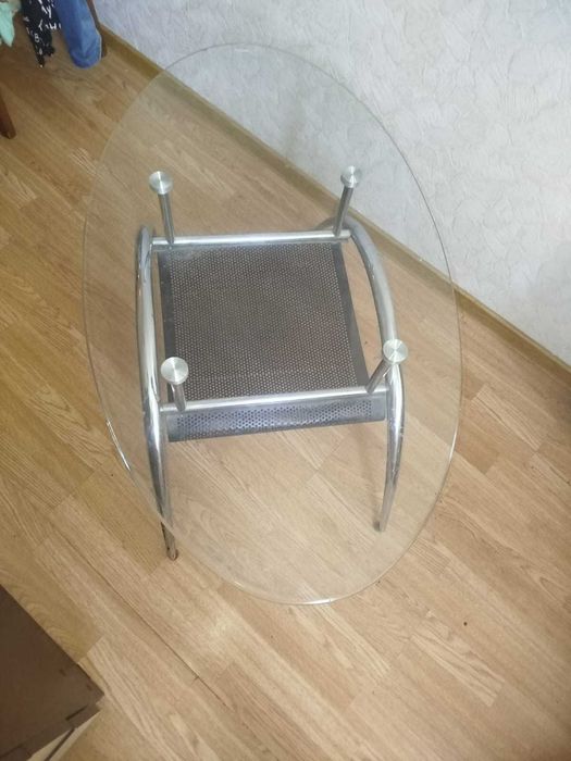 Журнальный столик стеклянный