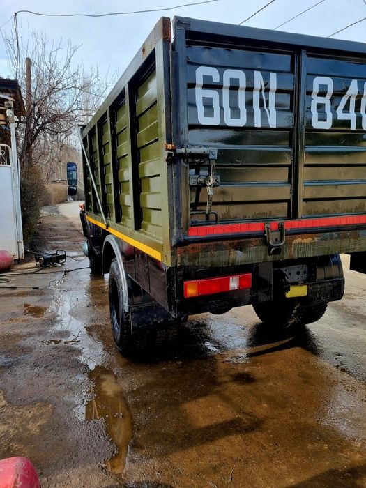 Зил 130 сотилади.    Йили 1982