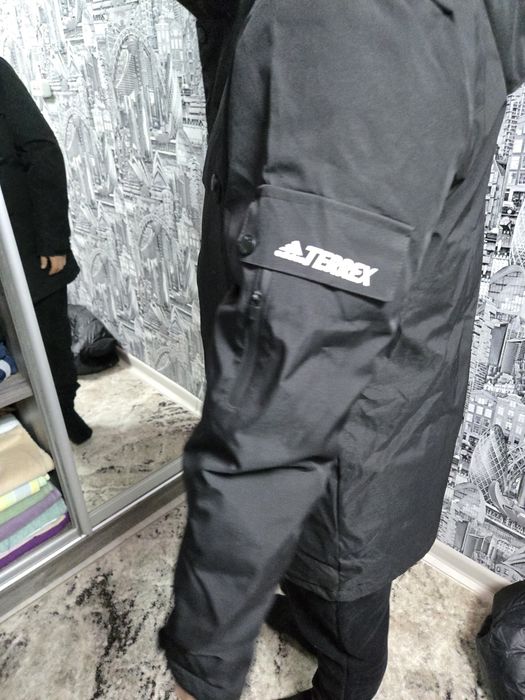 Продам зимние куртки