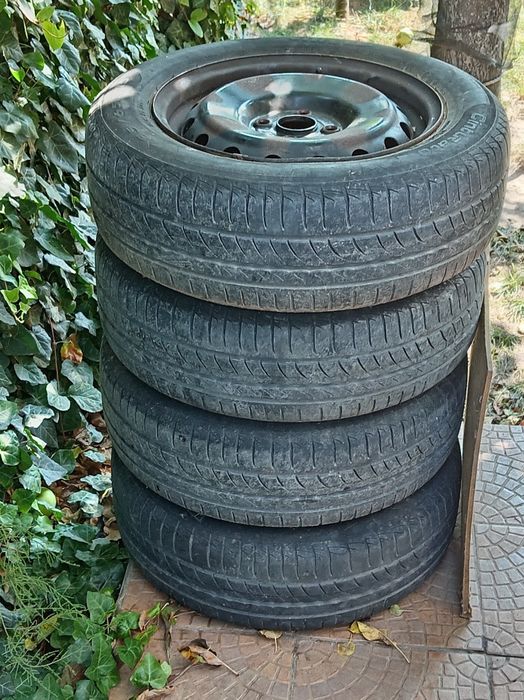 4Jante cu anvelope Pirelli