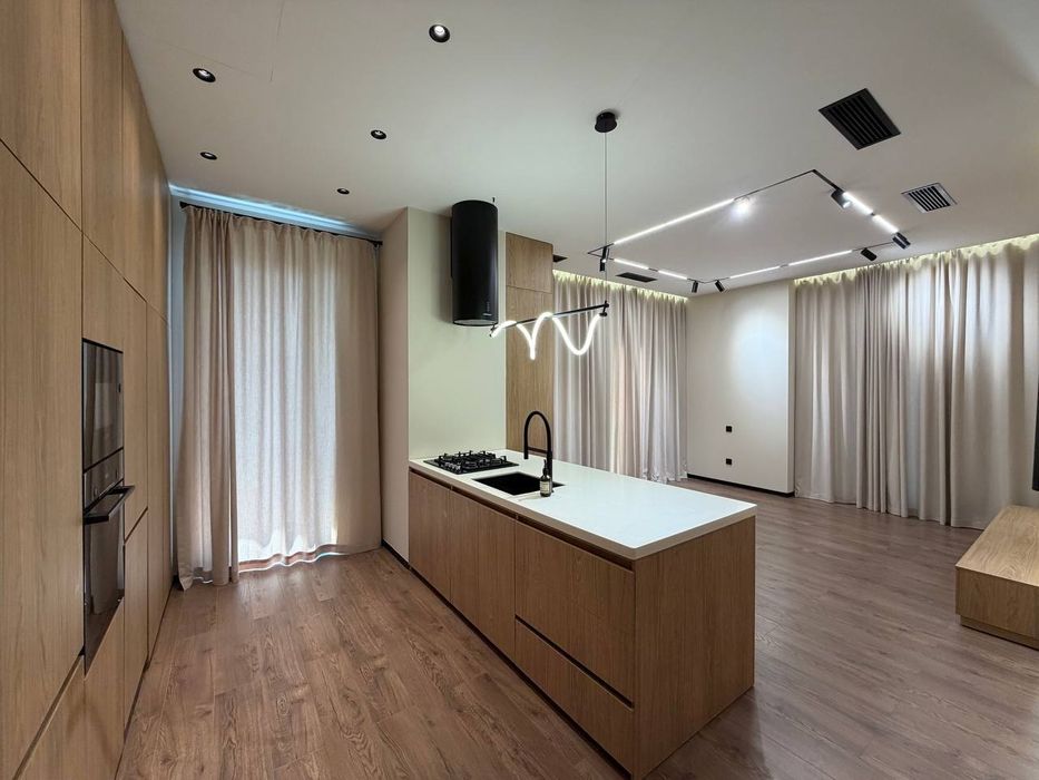 ЖК Parkwood 3 ком, 83 м2. Ор-р: Госпитальный рынок