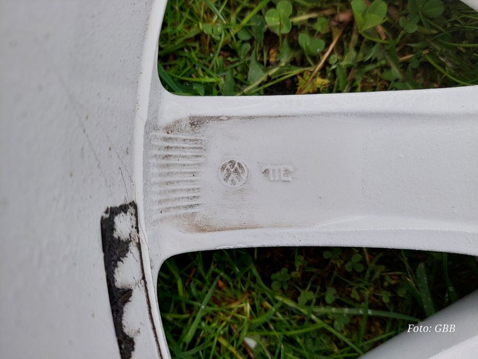 4 Roți 225/40R18, jante 8J, anvelope iarnă