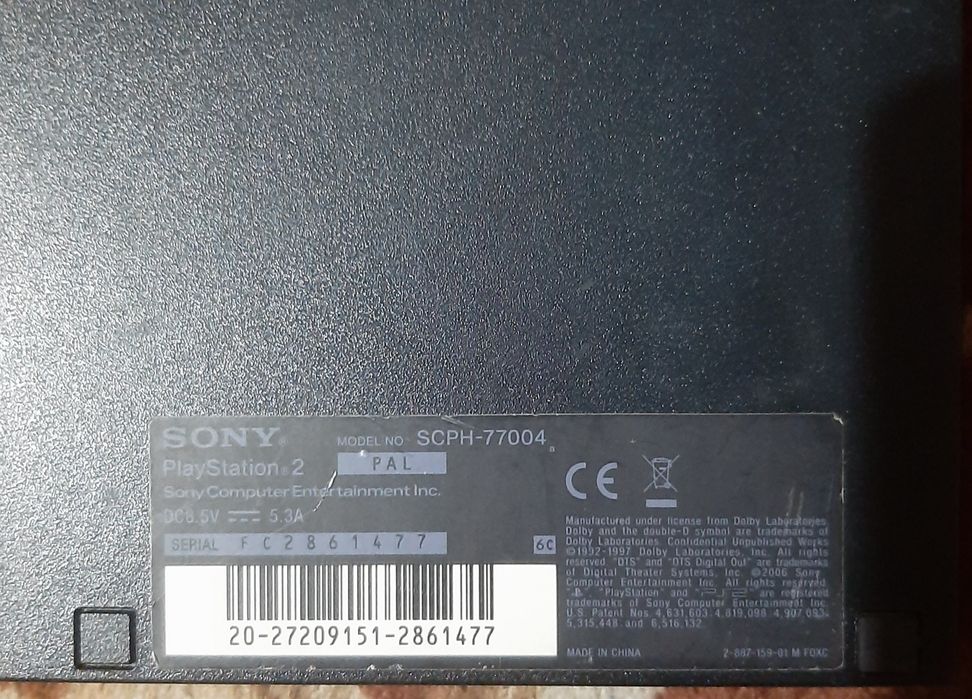 Vând PlayStation 2 slim complet în stare bună 3 jocuri