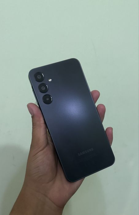 Samsung A16 smartfon