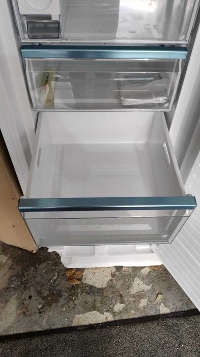 Чисто нов Вертикален Фризер Siemens-Сименс 366 л No Frost FreshSense